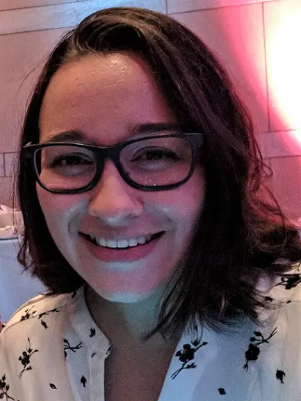 Carly Pellow photo