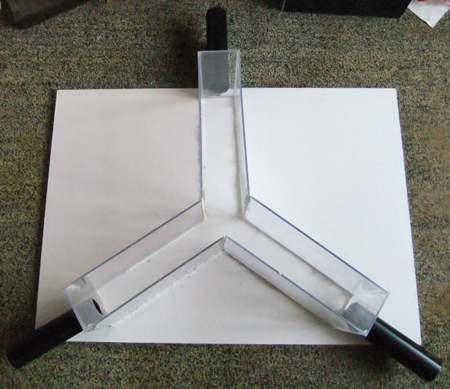 Static equilibrium Y-tube illustrating fluid dynamics principles in a laboratory experiment setup.