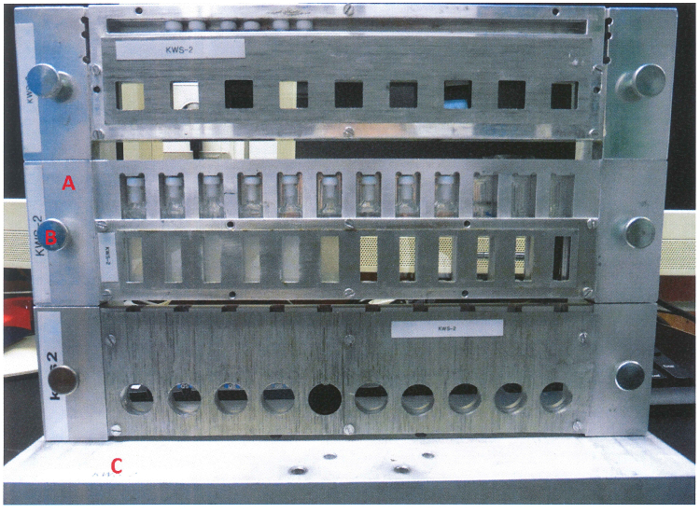 Static equilibrium apparatus for mechanical stability test; equipment diagram for educational use.
