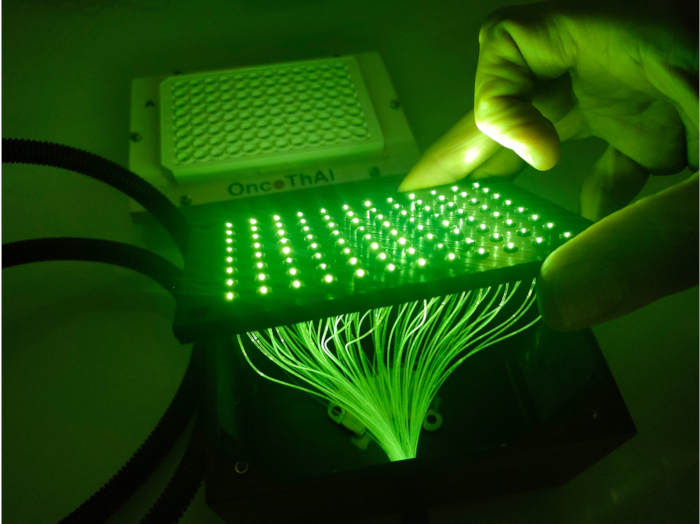 figure-results-2 Green LED array, fiber optics setup, optical excitation, spectroscopy experiment, illumination analysis.