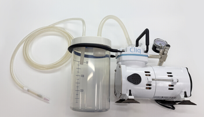 Laboratory vacuum filtration system with pump; fluid extraction process; setup for filtration method.